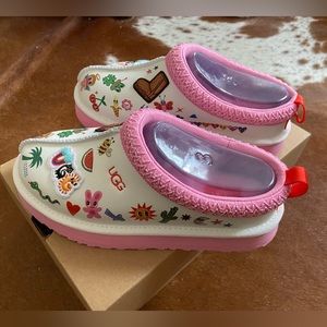 BNWT Ugg x Humberto Cruz Tazz Slippers - Girls Size 3